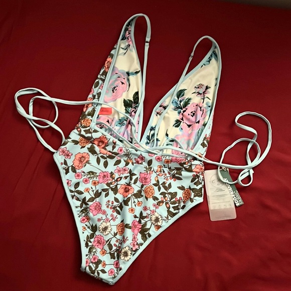 Smooth Skies Safary Plunge One Piece - Picture 6 of 14